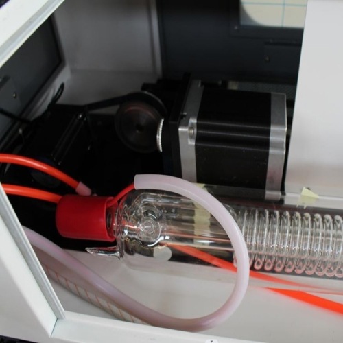 CO2 laserplotter 130W UG-1325L 250x130cm + Accessoires